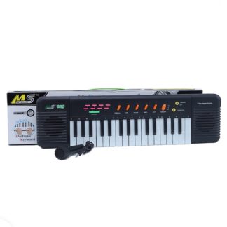 Piano con micrófono